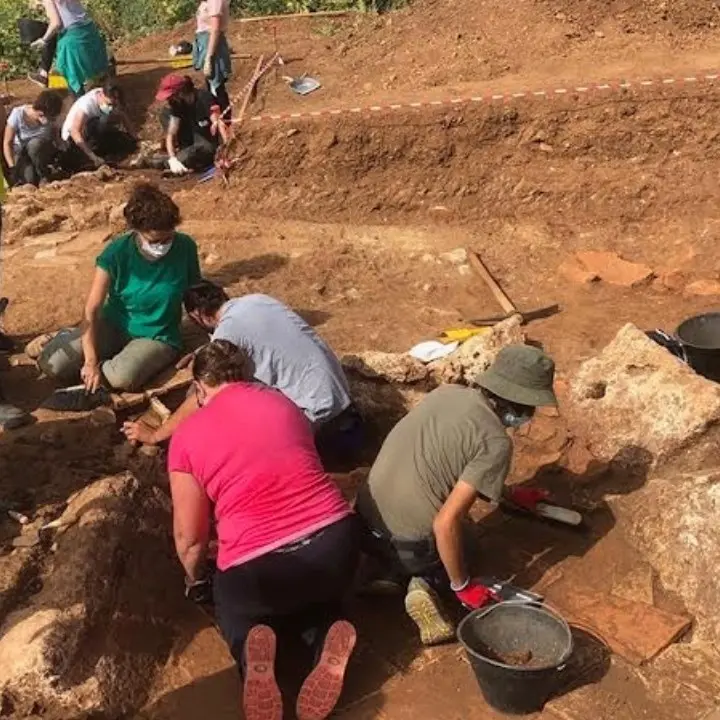 Laino Borgo, scavi alla ricerca dell’antica Laos: rinvenuti reperti di tipo urbano