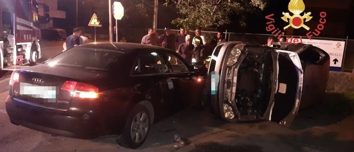 Incidente stradale, scontro tra due auto a Badolato: un ferito trasportato in ospedale