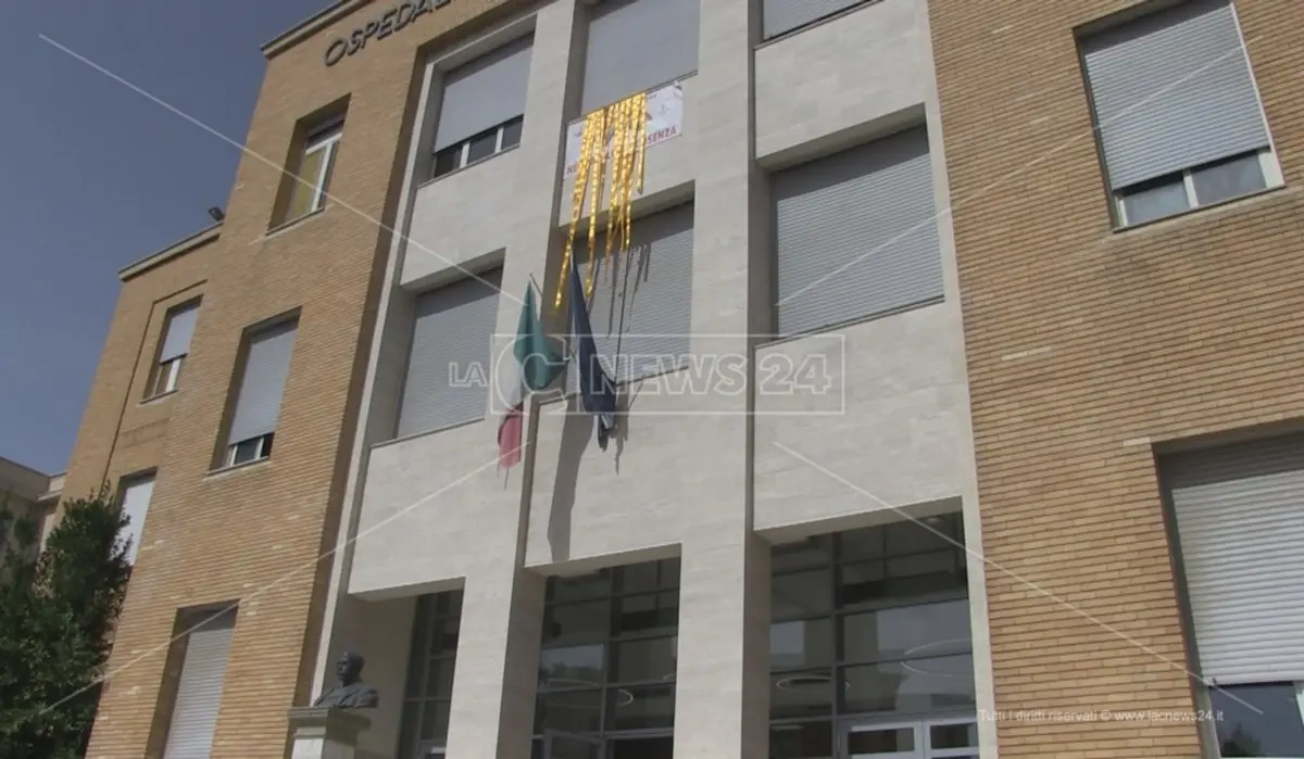 Cosenza, nastri arancioni all’ospedale Annunziata per la Giornata della sicurezza del paziente