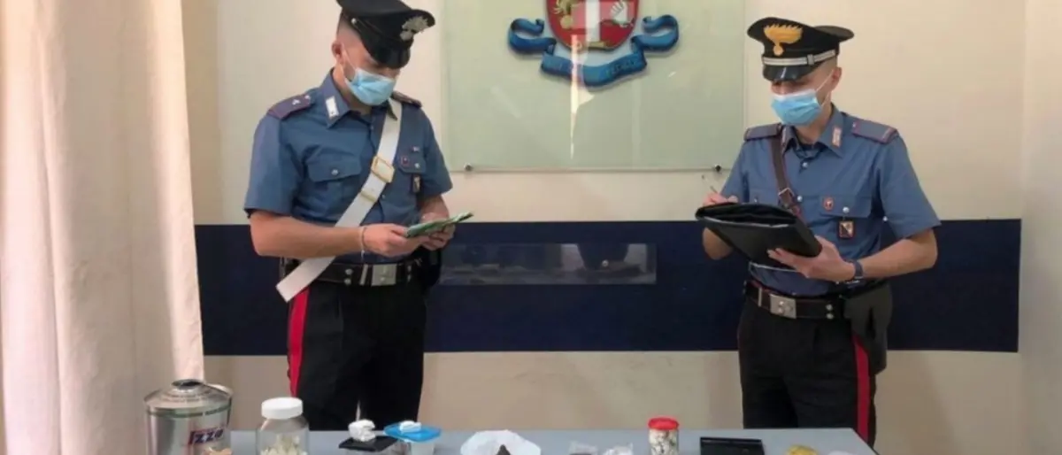 Docente di Acri arrestato per spaccio di droga, il gip lo manda ai domiciliari