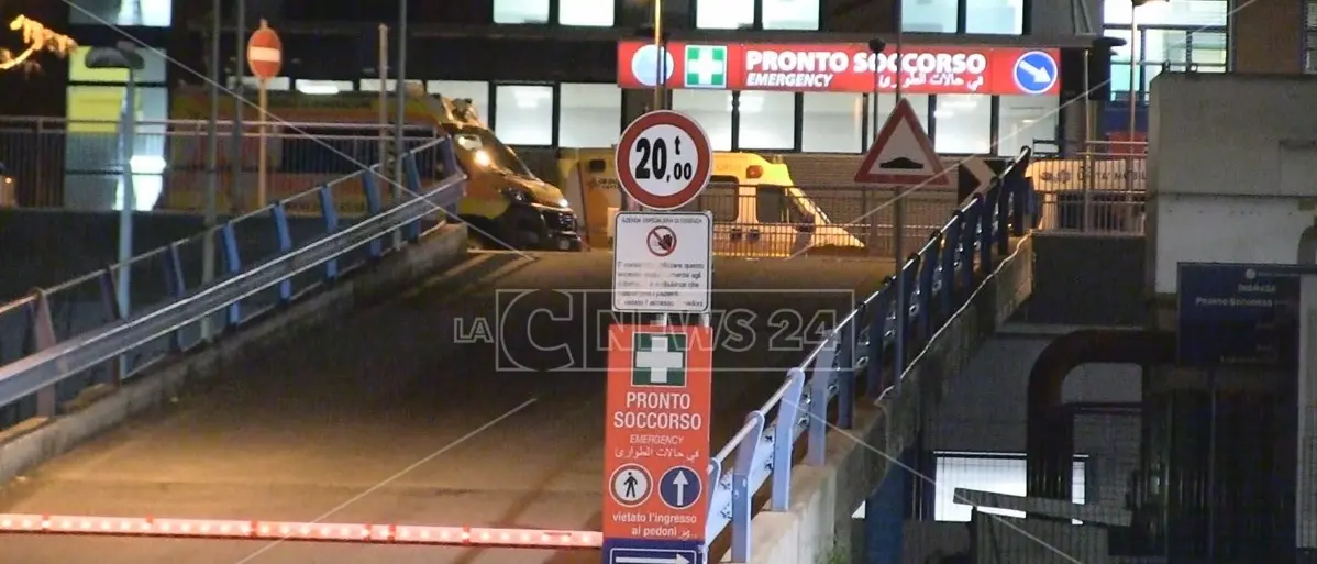 Bambina precipita dal balcone a Lappano, lotta contro il tempo per salvarle la vita: trasferimento aereo a Roma