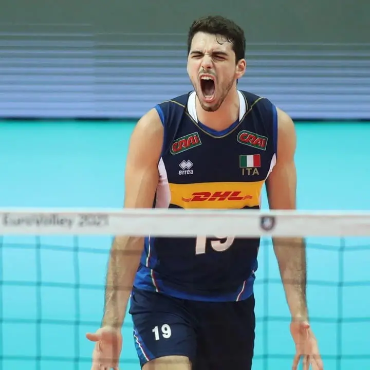 Europei di Volley, l’Italia batte la Serbia e vola in finale: tra gli azzurri anche il calabrese Lavia