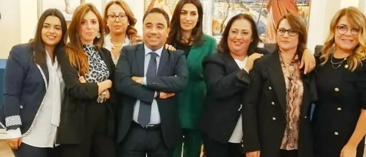 «Se dovete lavare i piatti non fatevi eleggere»: frasi sessiste a Cirò Marina durante il Consiglio comunale