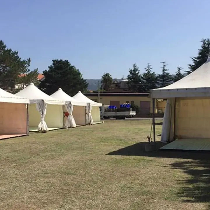 Scuola, come dopo un terremoto: nel Vibonese prima campanella in… tenda
