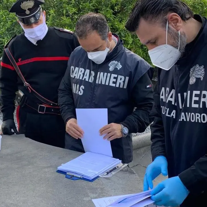 Lavoratori in nero e cibo avariato in albergo del Catanzarese: denuncia e multe per il titolare