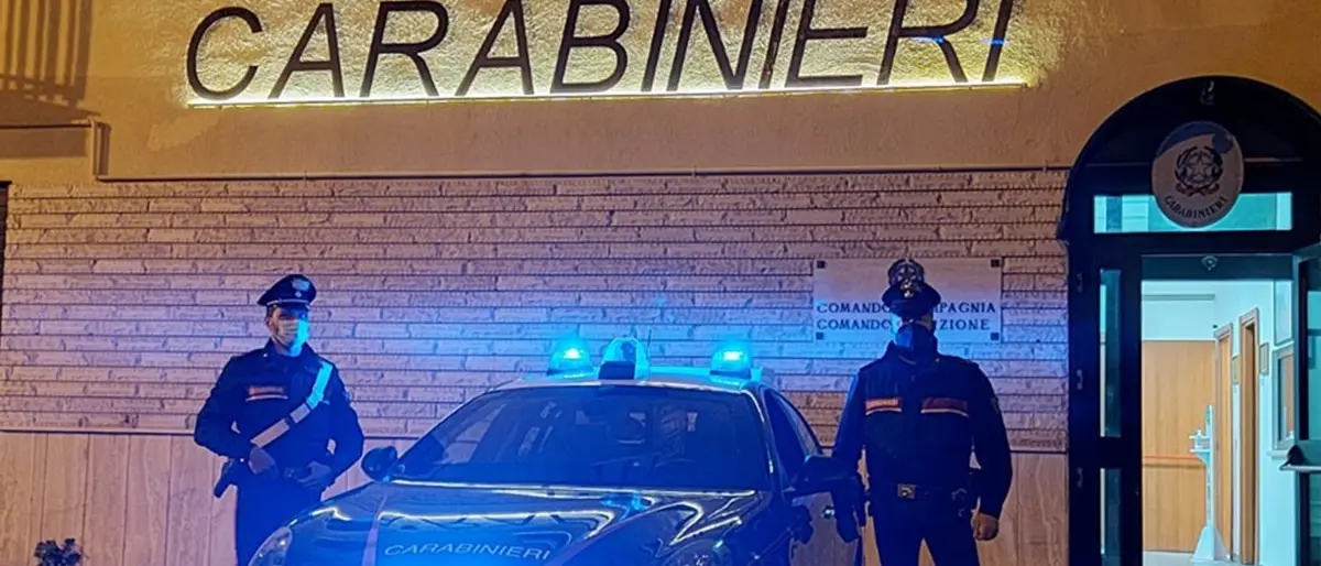 Corigliano, ruba in casa di un’anziana e la minaccia con la pistola: arrestato