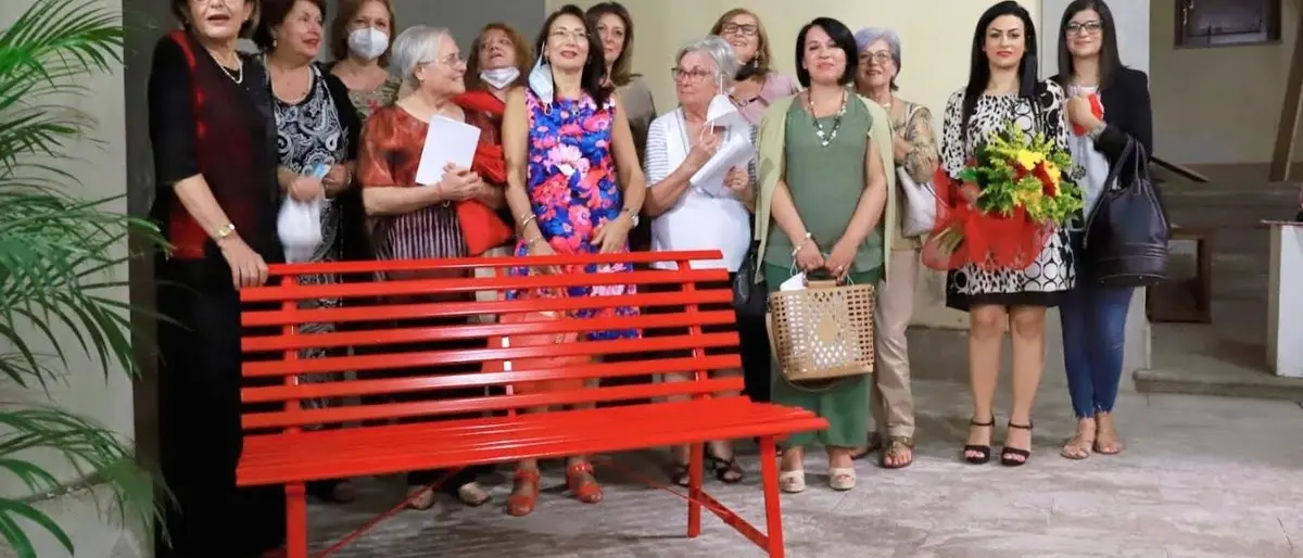 A Taurianova una panchina rossa in memoria delle vittime di violenza