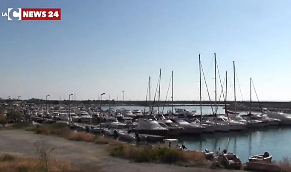 Affaire pontili al porto di Catanzaro, indagato il dirigente del Comune