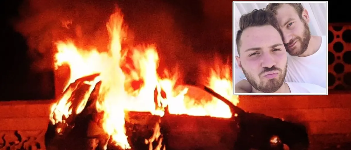 Gli incendiano l’auto perché gay: la denuncia di un ragazzo calabrese sui social