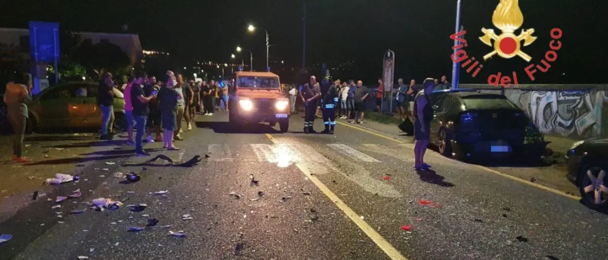 Catanzaro, incidente tra tre auto: due feriti trasferiti in ospedale