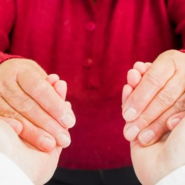 Assistenza domiciliare per anziani non autosufficienti in 15 comuni del Vibonese: al via il bando