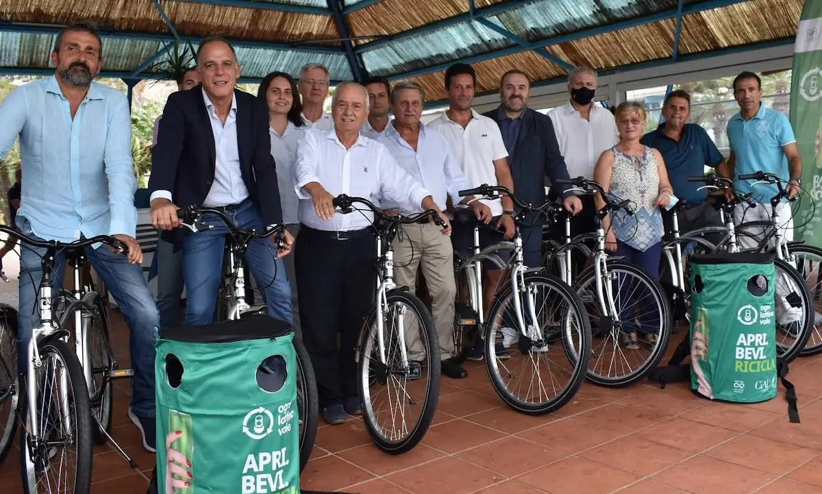 Campioni di riciclo, oltre 125mila lattine recuperate lungo le spiagge calabresi