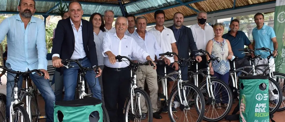 Campioni di riciclo, oltre 125mila lattine recuperate lungo le spiagge calabresi