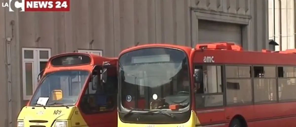 Amc Catanzaro, 31 autisti passano da part-time a tempo pieno per tre mesi ma i problemi dell’azienda restano