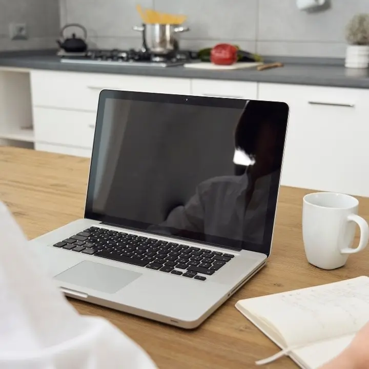 Addio allo smart working per i lavoratori statali: dal 15 ottobre torneranno negli uffici