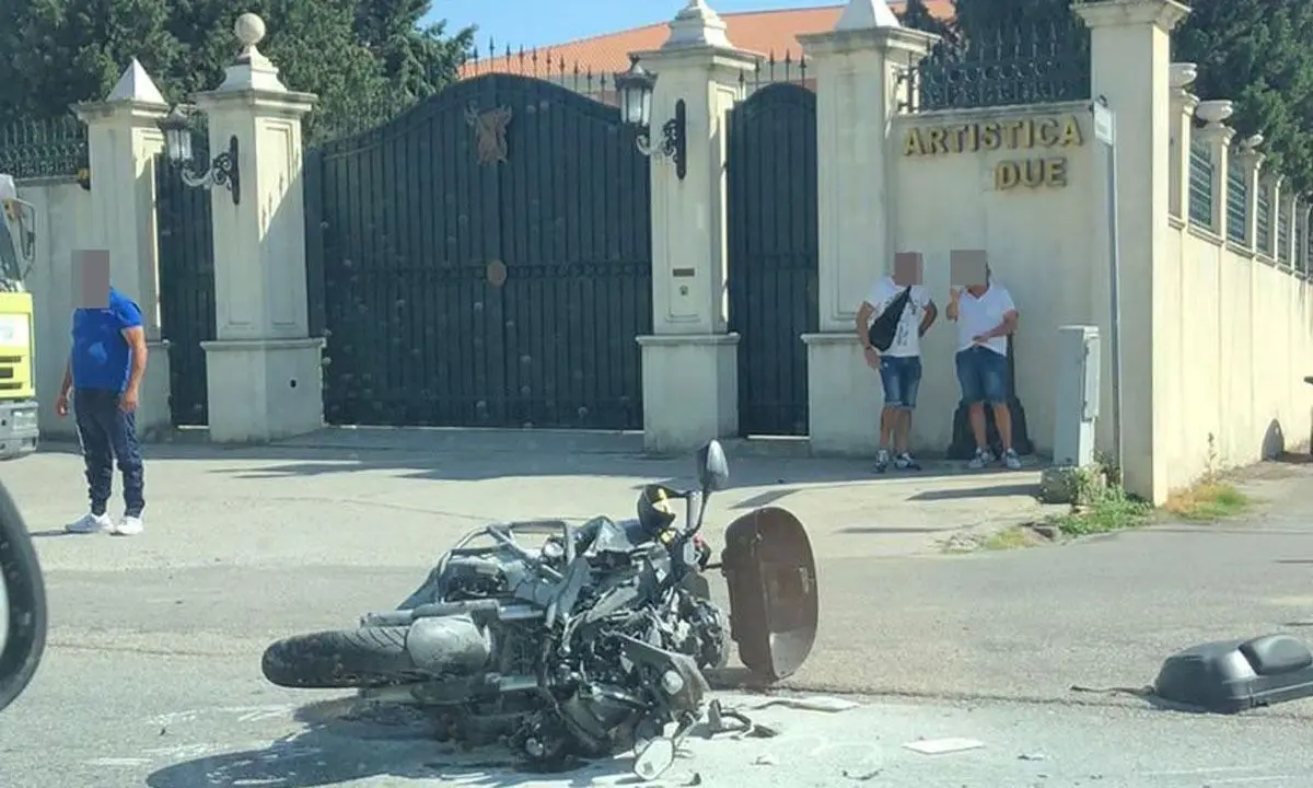 Crotone, incidente stradale sulla statale 106: medico gravemente ferito