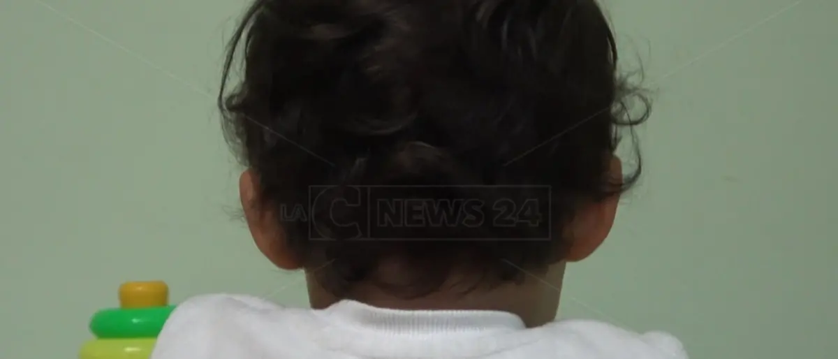 Autismo, da Catanzaro la storia di Saverio indigna l’Italia: il papà chiede diritti ma il Comune non risponde