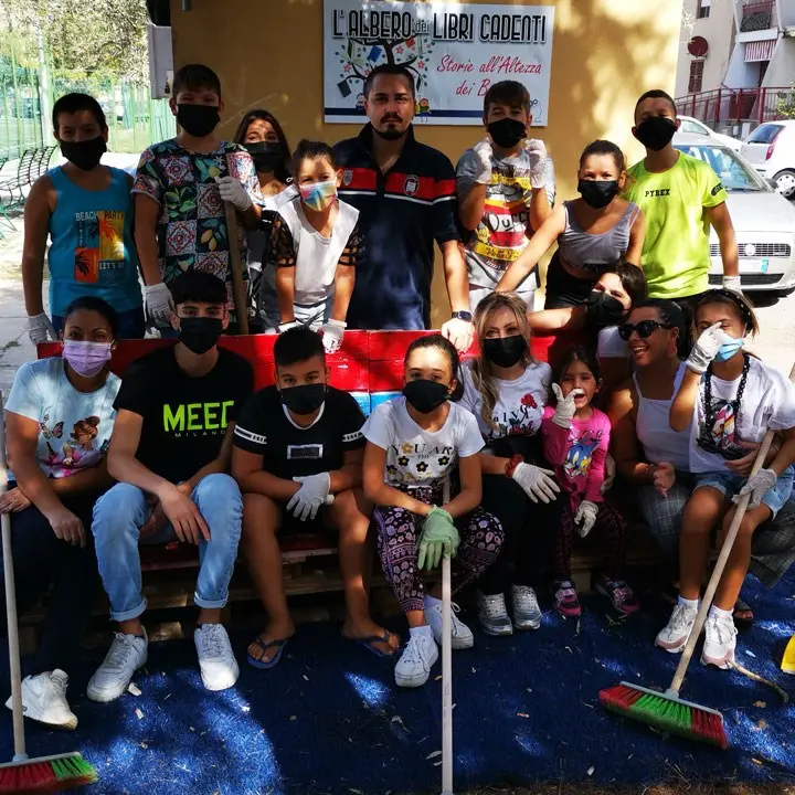 Crotone, domenica ecologica a Lampanaro: i bambini ripuliscono il quartiere