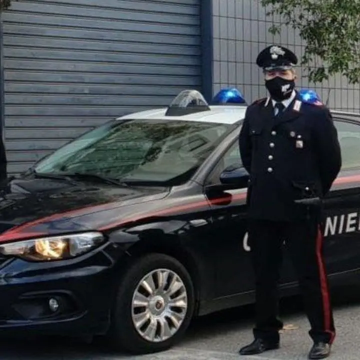 Corigliano Rossano, trova la marijuana in camera del figlio e chiama i carabinieri: arrestato 21enne