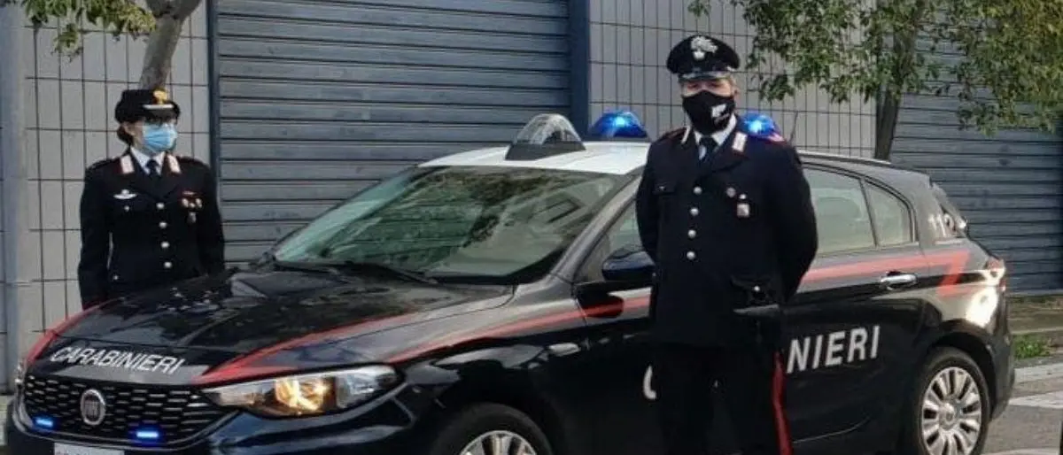 Corigliano Rossano, trova la marijuana in camera del figlio e chiama i carabinieri: arrestato 21enne