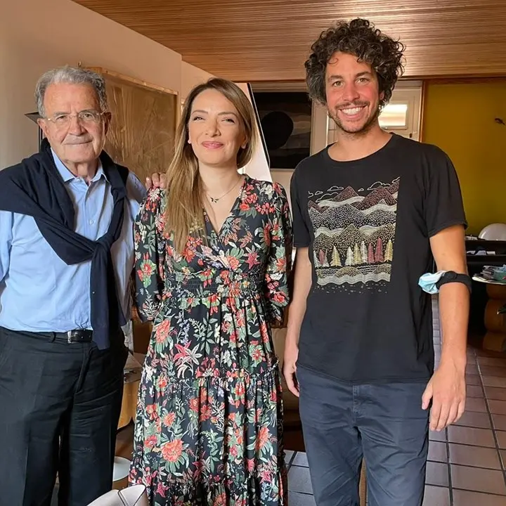 Due Sardine a pranzo da Prodi, Cristallo pubblica le foto dell’incontro con il Professore