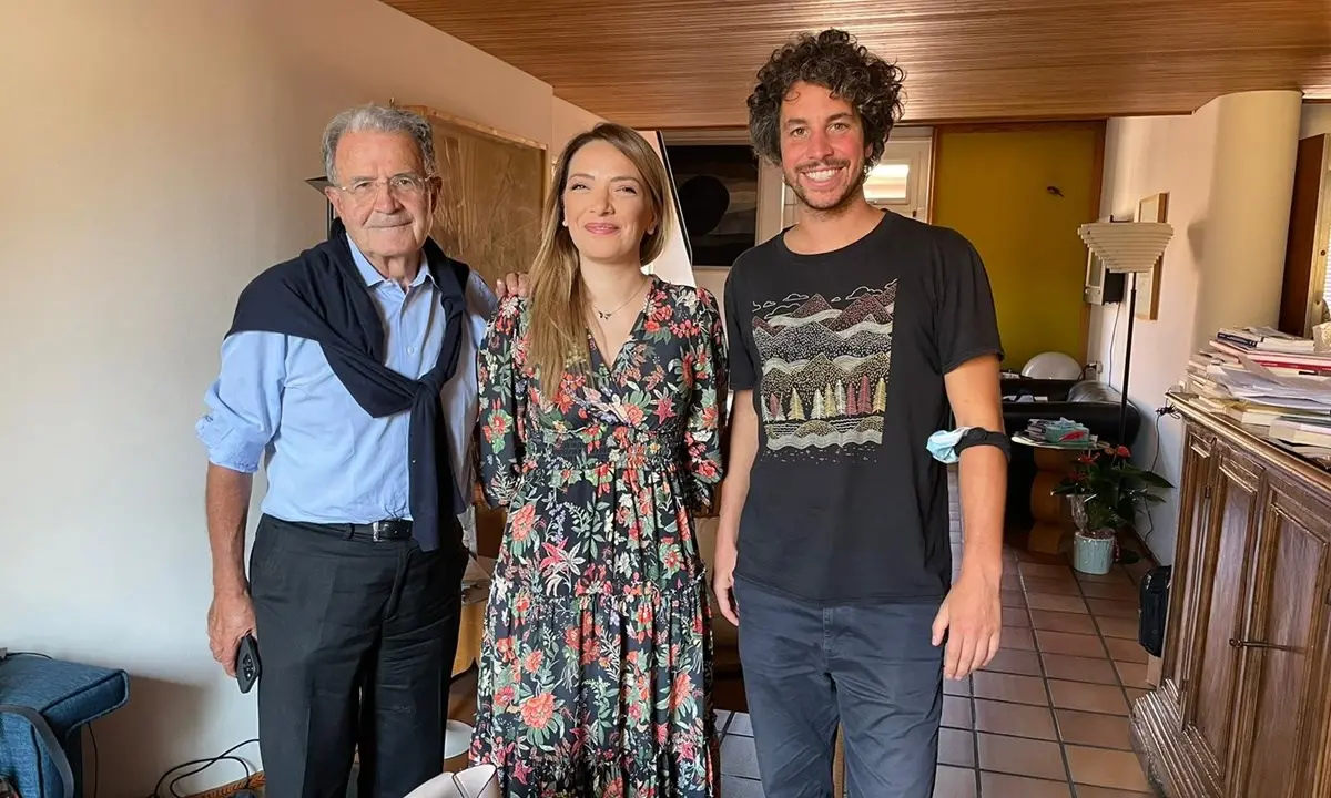 Due Sardine a pranzo da Prodi, Cristallo pubblica le foto dell’incontro con il Professore