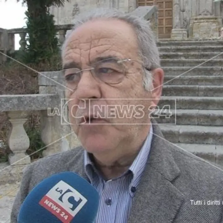 Elezioni Calabria, l’ex sindaco di Montalto Uffugo: «Candidati promettono lavoro in cambio di voti»