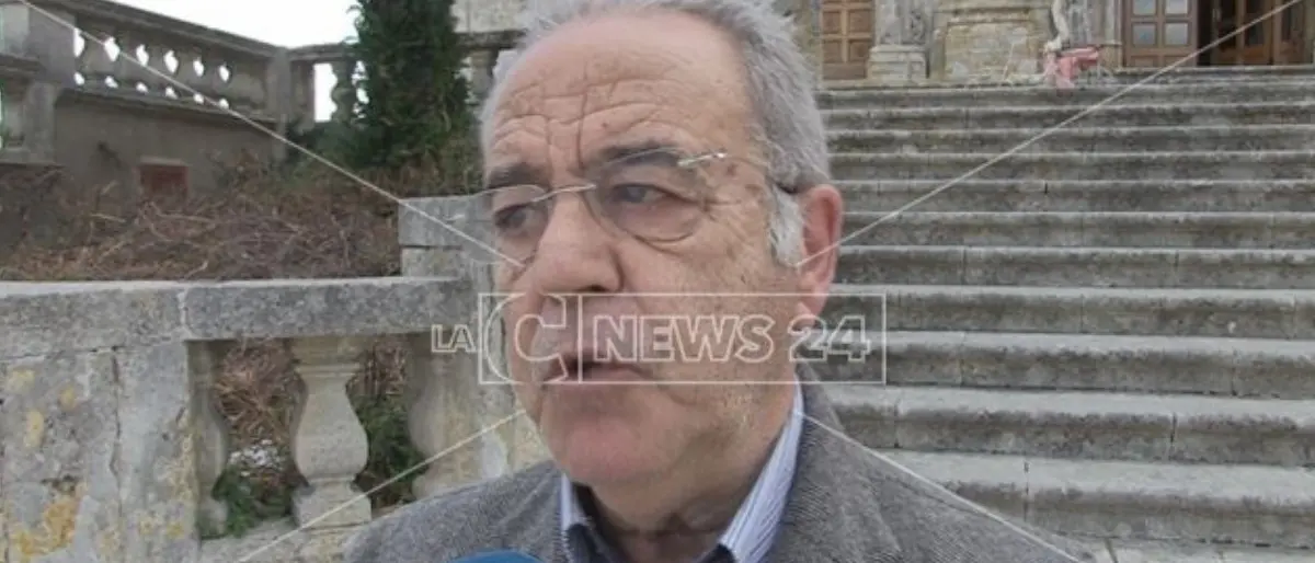 Elezioni Calabria, l’ex sindaco di Montalto Uffugo: «Candidati promettono lavoro in cambio di voti»