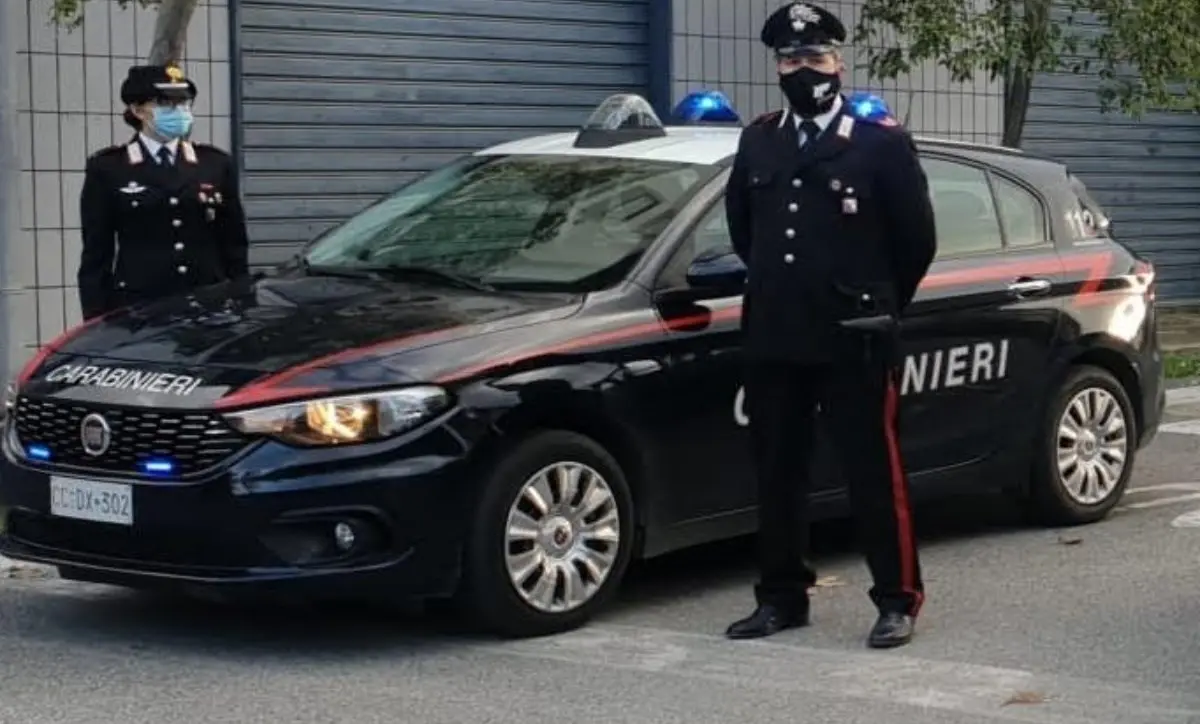 Corigliano Rossano, serve da bere a minorenni: denunciato il titolare di un bar