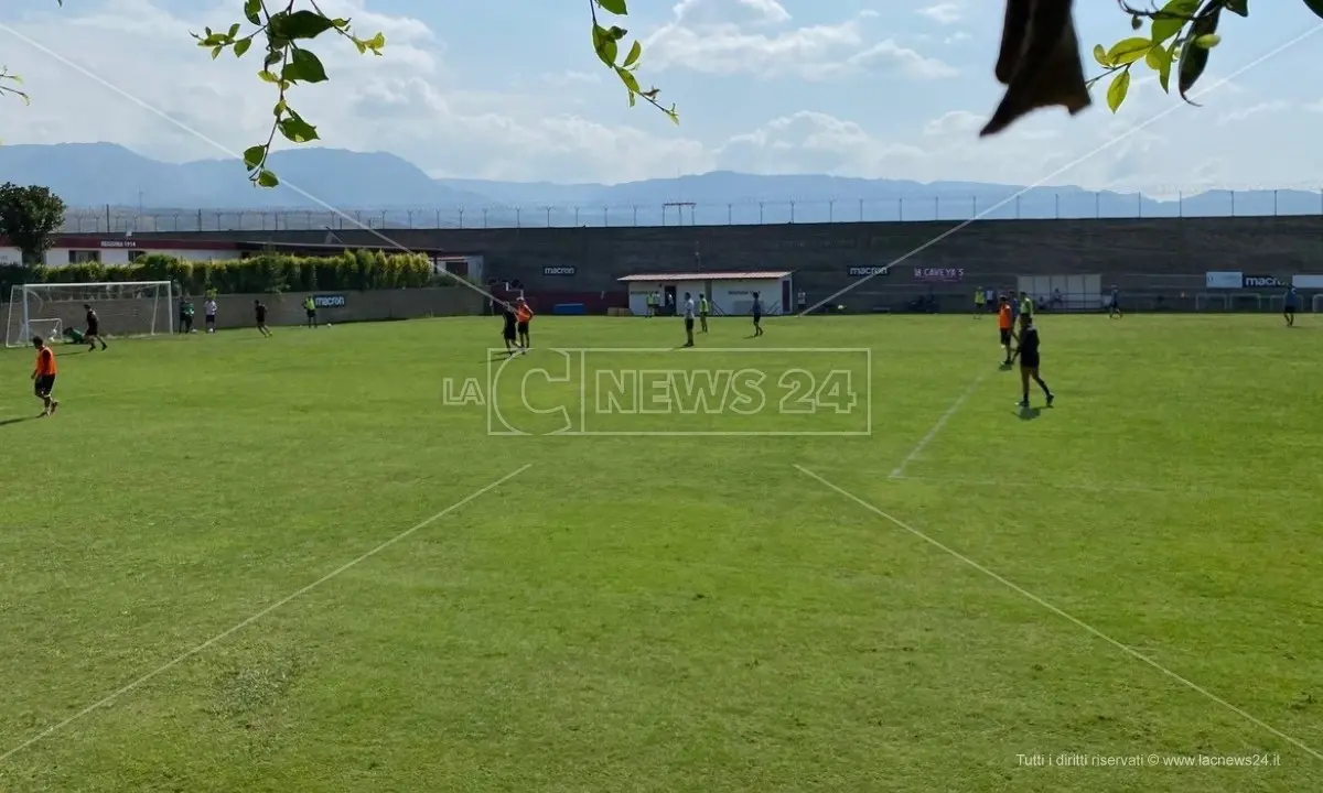 Reggina, gli amaranto al lavoro per la trasferta di Pisa: ancora assente Menez