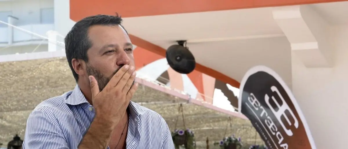 Covid, aumento della capienza di stadi e spettacoli. Salvini: «Bisogna aprire tutto, anche le discoteche»