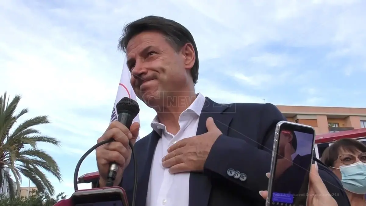 Giuseppe Conte torna in Calabria: chiuderà la campagna elettorale a Reggio