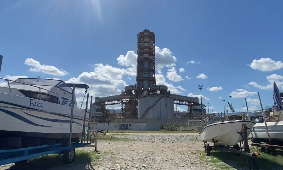 Fuga di ammoniaca a Corigliano Rossano, Enel: «Nessuna anomalia rilevata nei nostri impianti»