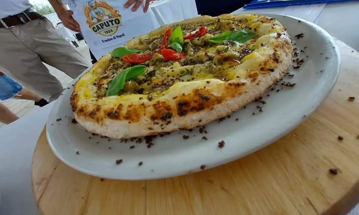 Un calabrese vince il campionato mondiale di pizza napoletana contemporanea