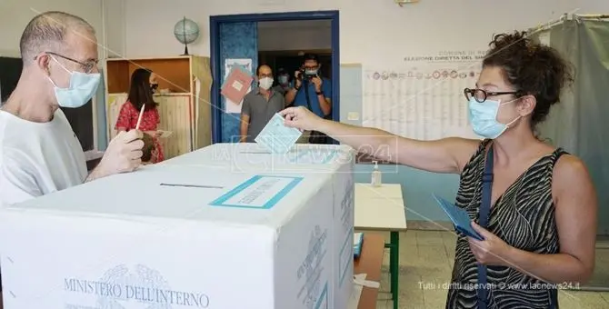 Risultati elezioni comunali nel Catanzarese, chiusi i seggi nei 20 centri al voto: sindaci e consiglieri