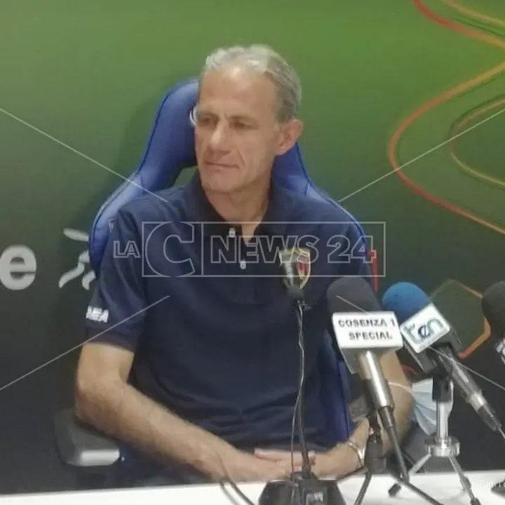 Cosenza, mister Zaffaroni: «I ragazzi si sono meritati sul campo questo entusiasmo»