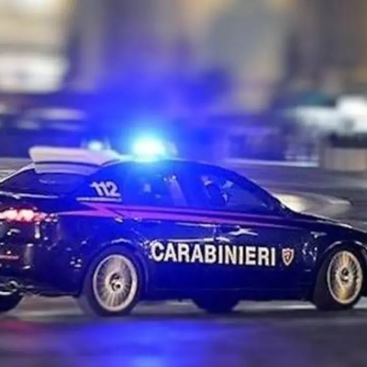 Satriano, due giovani arrestati per possesso di droga dopo un inseguimento sulla Statale 106