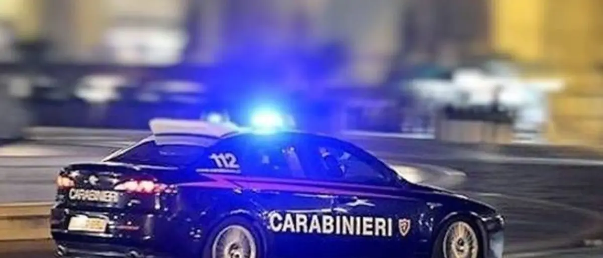 Satriano, due giovani arrestati per possesso di droga dopo un inseguimento sulla Statale 106