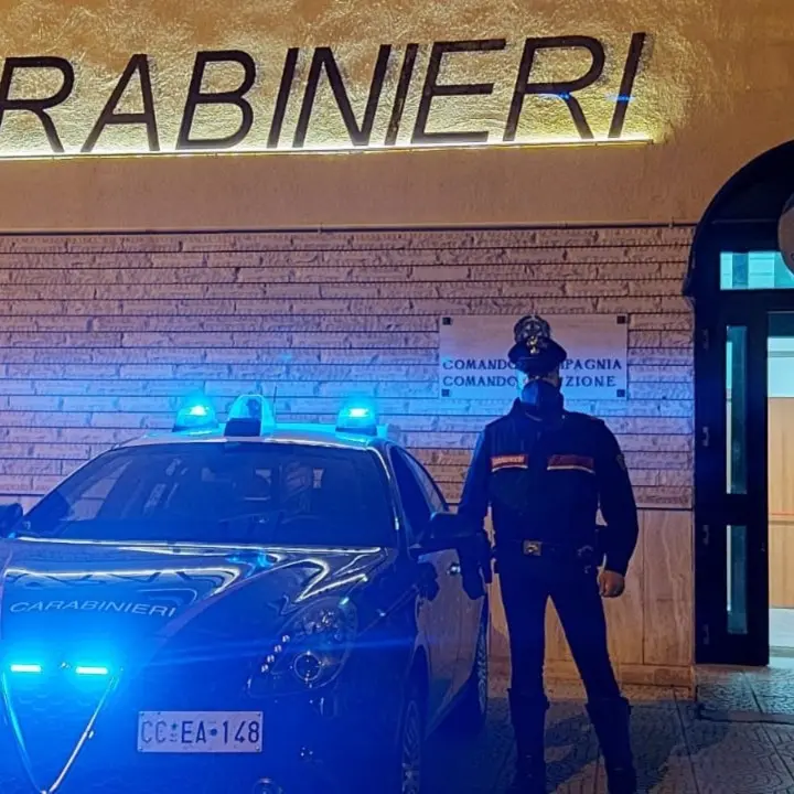 Corigliano Rossano, appiccano fuoco e devastano la scuola: presi mentre tentavano la fuga