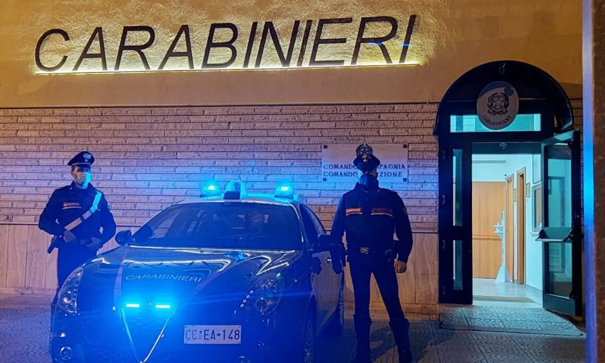 Corigliano Rossano, appiccano fuoco e devastano la scuola: presi mentre tentavano la fuga