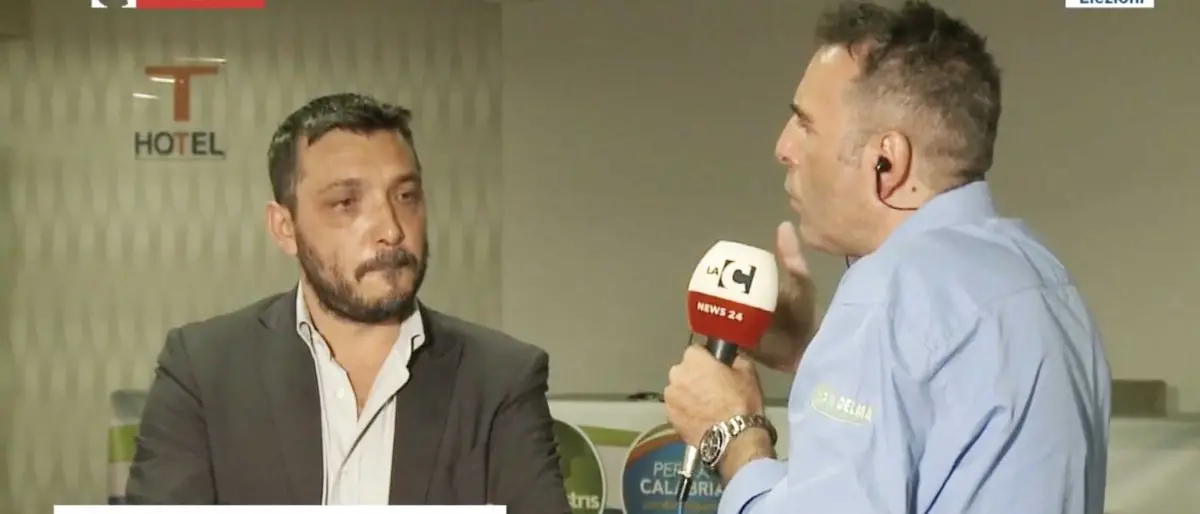 Elezioni regionali Calabria, dalla sede di De Magistris: «Troppa astensione, qualcosa non va»