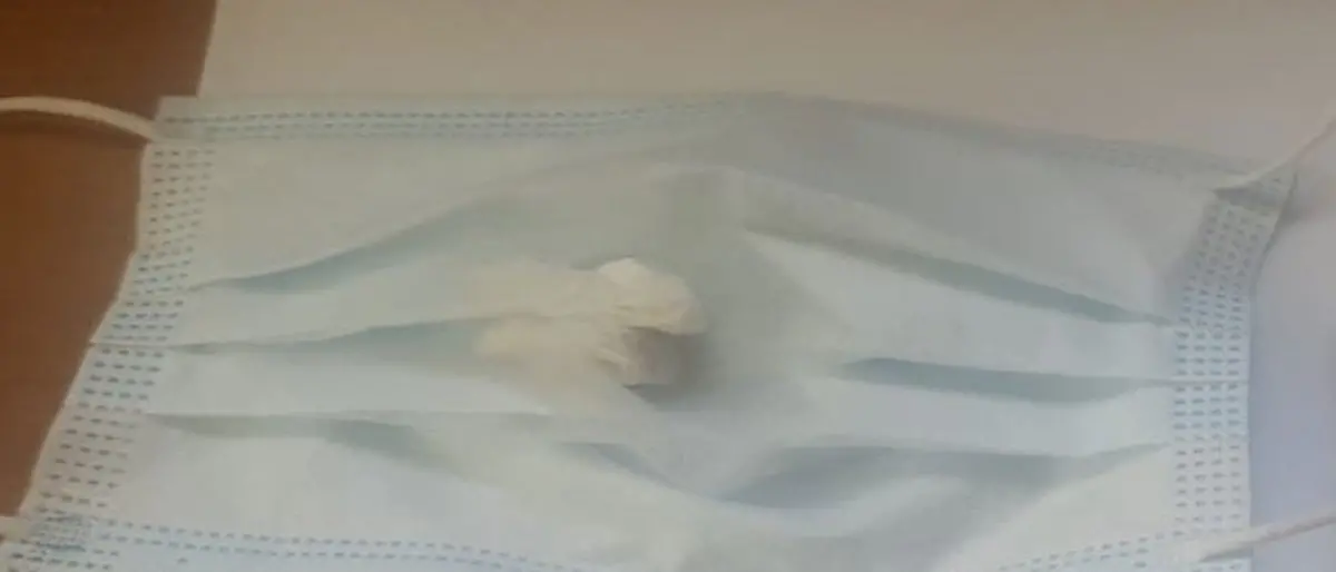 Crotone, droga nascosta nelle mascherine e nelle luci delle biciclette: il report della questura