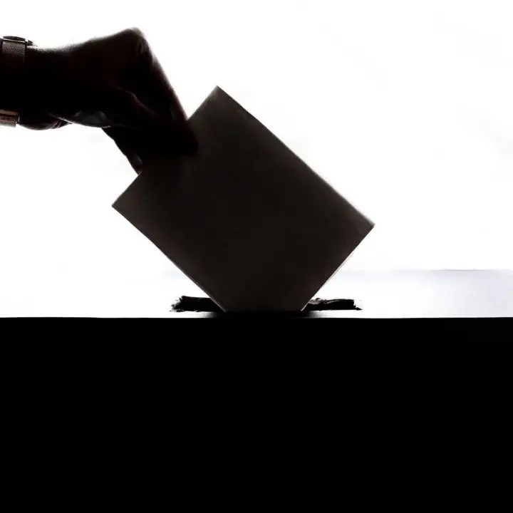 La scarsa partecipazione al voto rischia di trasformarsi nella bancarotta della democrazia