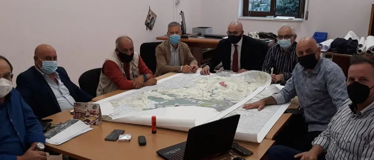 Crotone, viabilità nel quartiere Tufolo Farina: l’Amministrazione comunale incontra il comitato cittadino