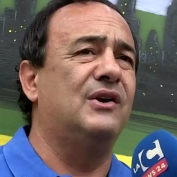 Alla marcia della pace PerugiAssisi il grido di solidarietà per Mimmo Lucano