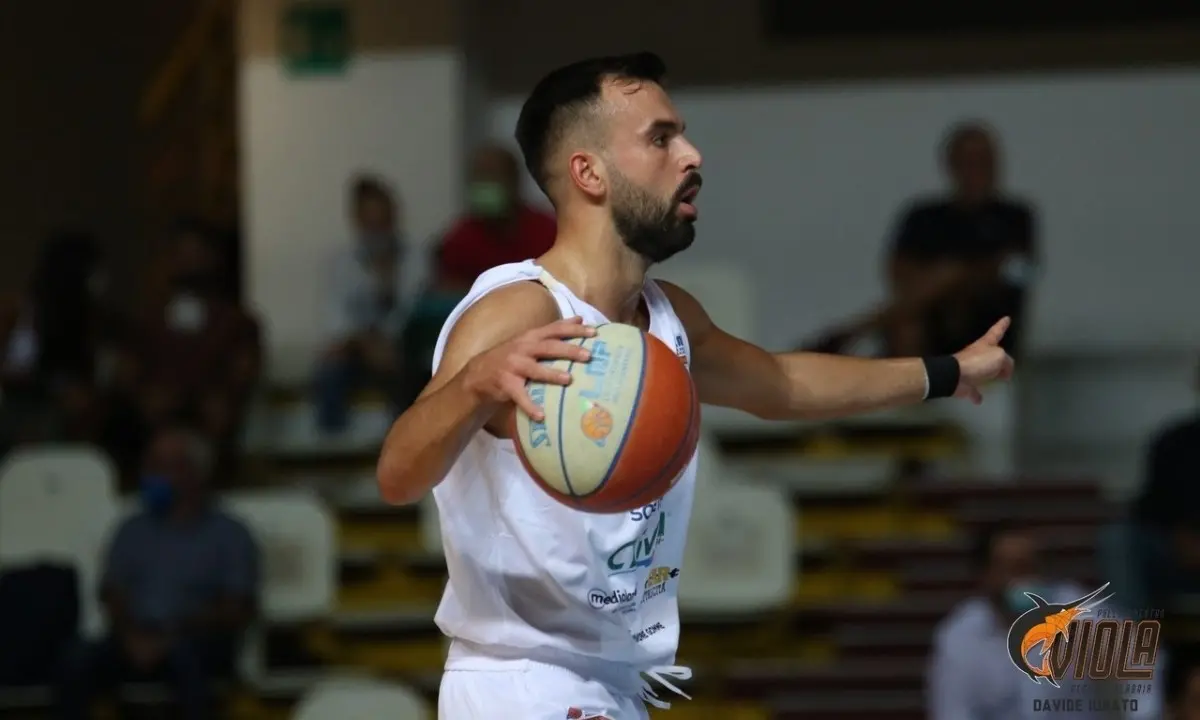 Basket Serie B, Torrenova allunga e resiste: primo ko per la Viola Reggio Calabria