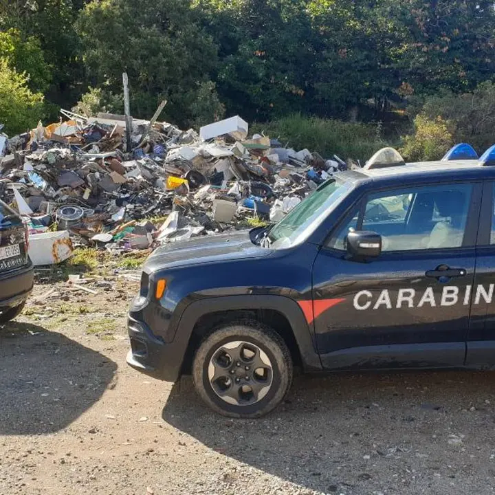 Sequestrata discarica abusiva nel Crotonese, denunciato dipendente comunale di Savelli