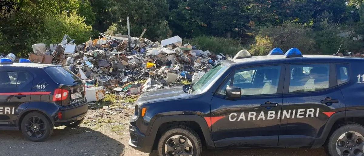 Sequestrata discarica abusiva nel Crotonese, denunciato dipendente comunale di Savelli