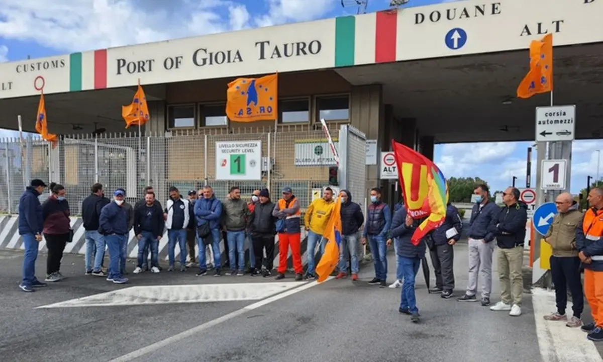Gioia, l’Autorità portuale: «Sciopero Orsa un flop, solo in 93 hanno aderito»