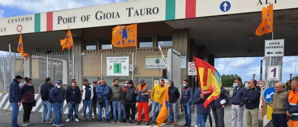 Gioia, l’Autorità portuale: «Sciopero Orsa un flop, solo in 93 hanno aderito»